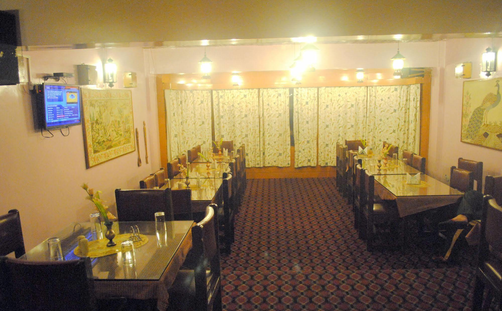 Welcome Hotel Gulmarg Esterno foto