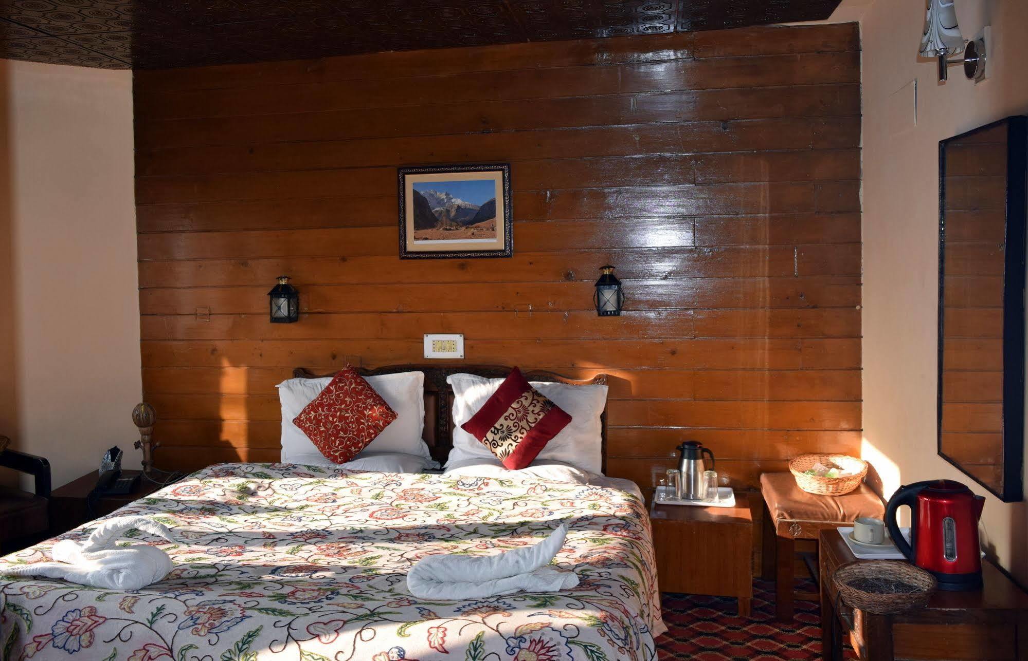 Welcome Hotel Gulmarg Esterno foto