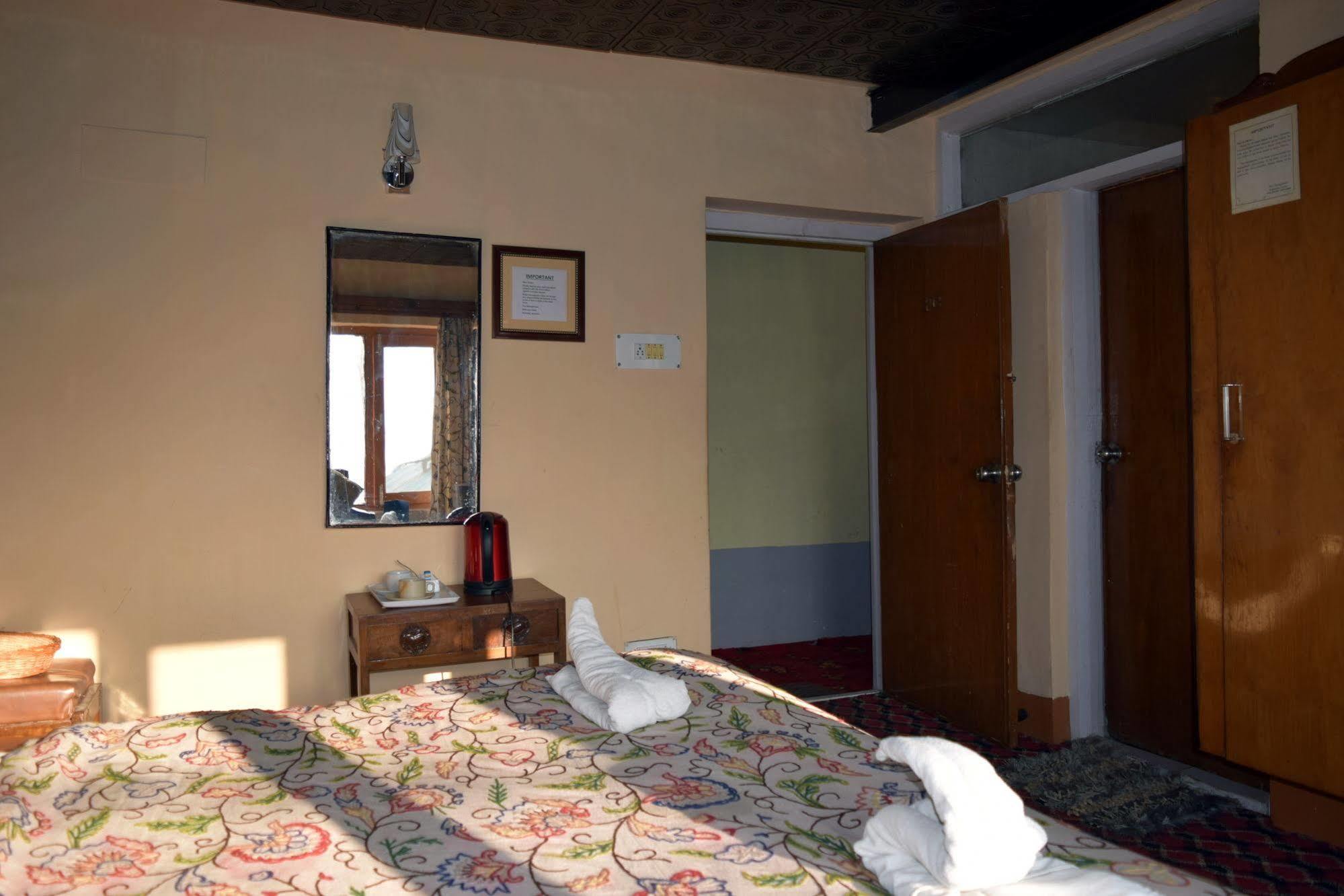 Welcome Hotel Gulmarg Esterno foto